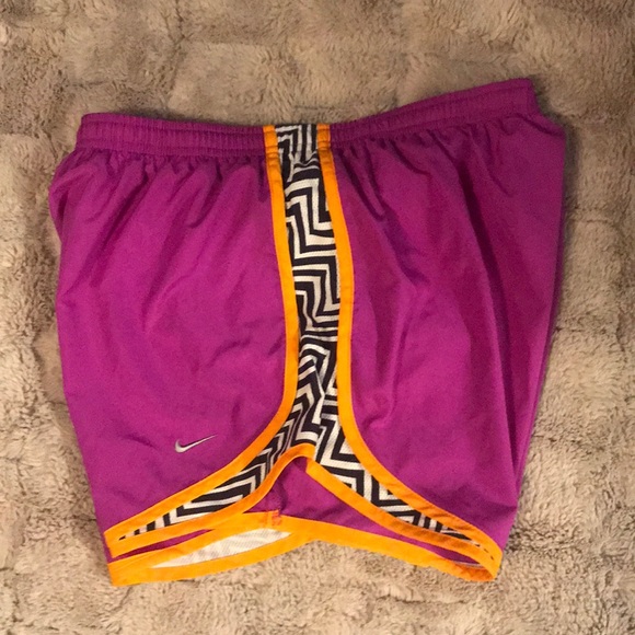 Excellent condition Nike running shorts sz Medium - Picture 3 of 7